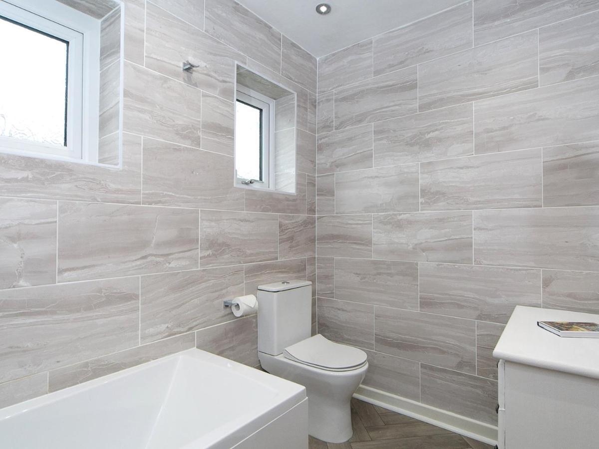 Pass The Keys Modern Coastal Home In Bull Bay Amlwch Exterior foto